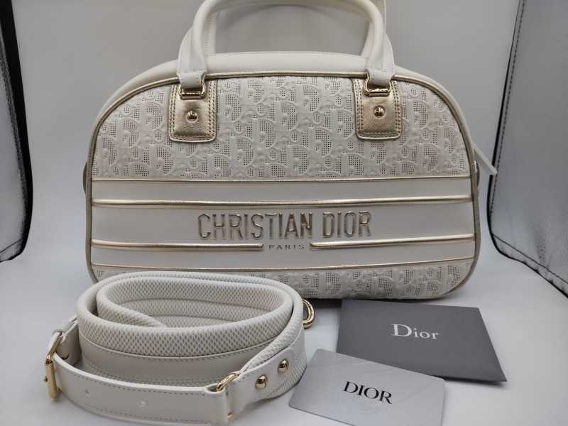 2024年のクリスマス Dior(ディオール) ショルダーバッグ 価格高騰中 