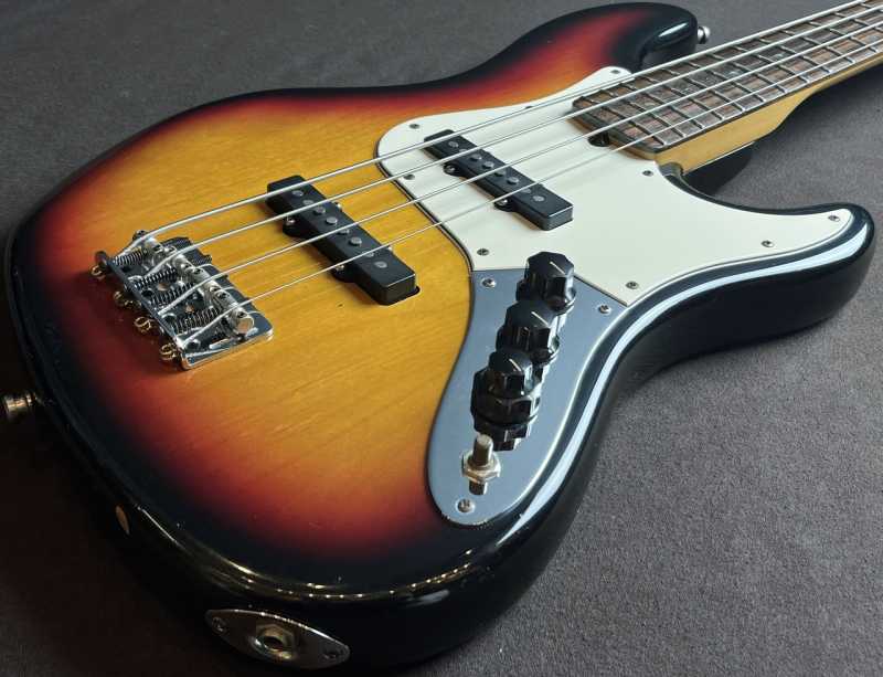 Fender American Deluxe Jazz Bass 買取